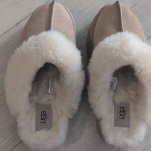 UGG Chestnut Suede Sheepskin Slippers with Cream Fur Trim